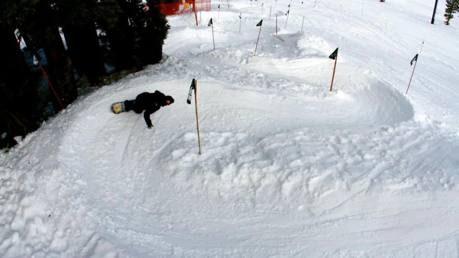 snowboard banked slalom